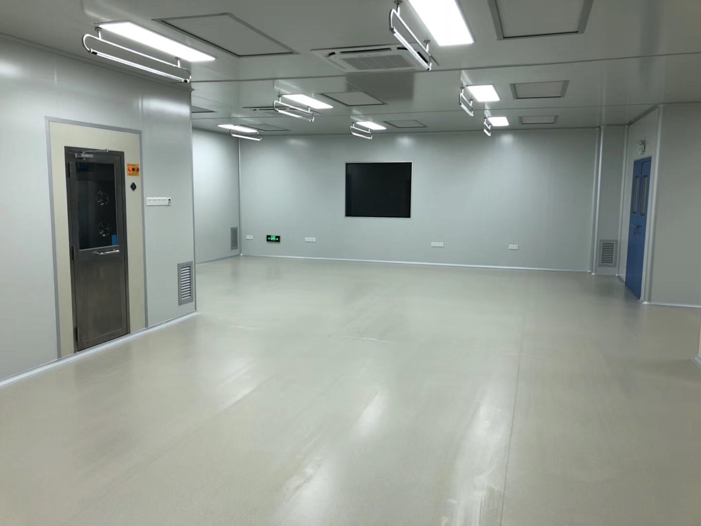 ​风淋室如何帮助维持洁净室环境